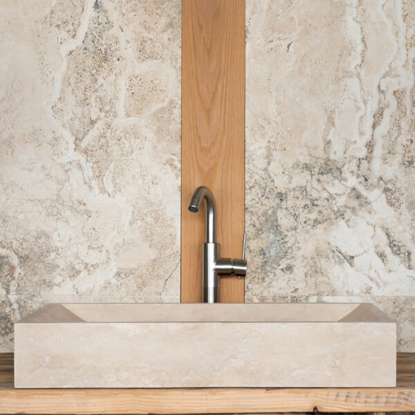 Lavabo da appoggio rettangolare in travertino modello Wave