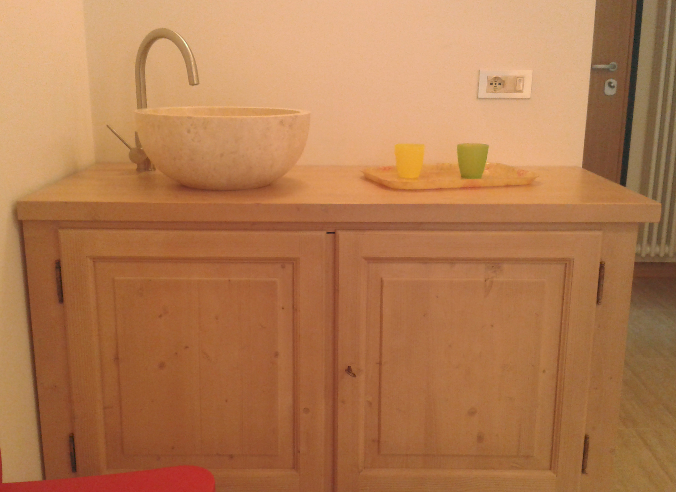 Fiano sink bathroom tavern rustic