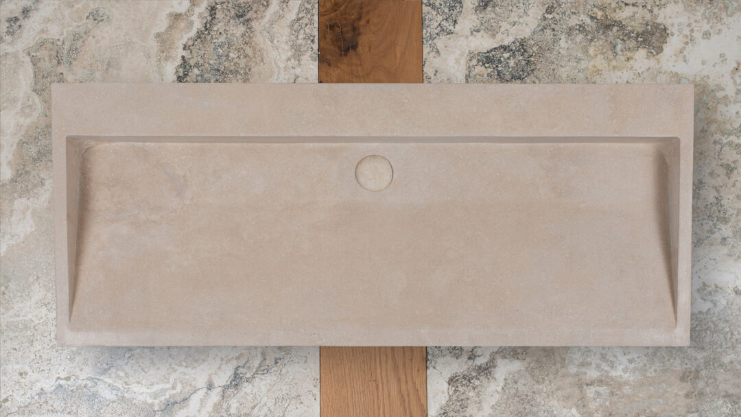 Breve wall-mounted travertine