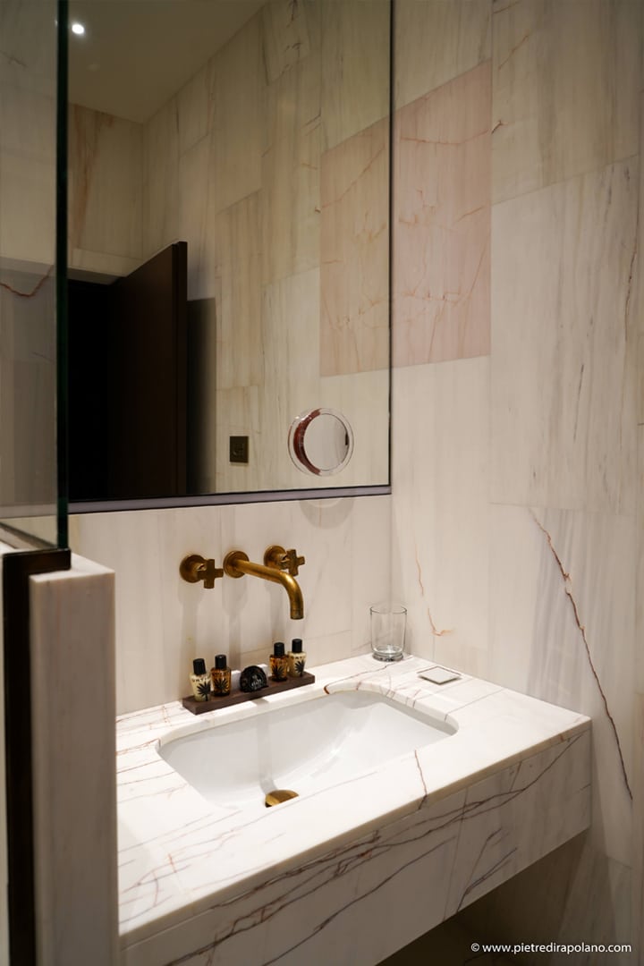 Bianco Alba x Pietre di Rapolano ()