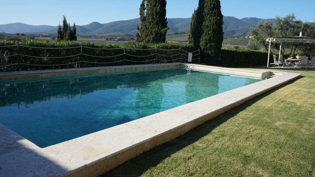 Pool edges travertine stones of rapolano