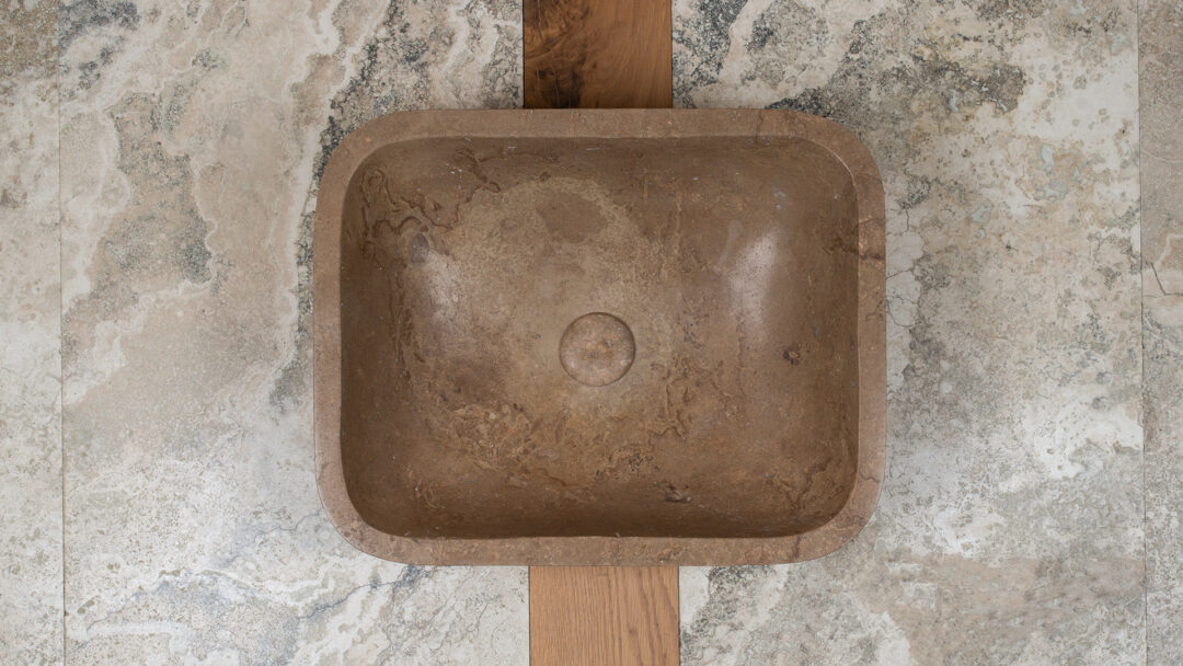 Lavandino rettangolare in travertino Crib SC particolare