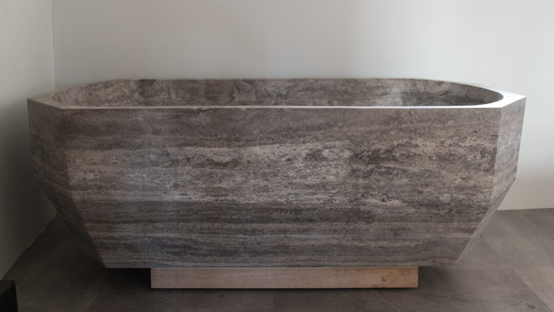 Daymo ice travertine bathtub