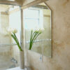 Golden yellow travertine bathroom cladding "Nuvolato Gold" - Pietre di Rapolano