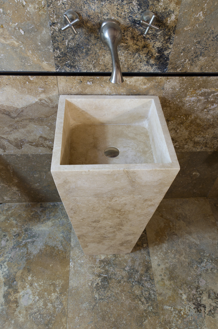 Sink for floor installation model Pyramid