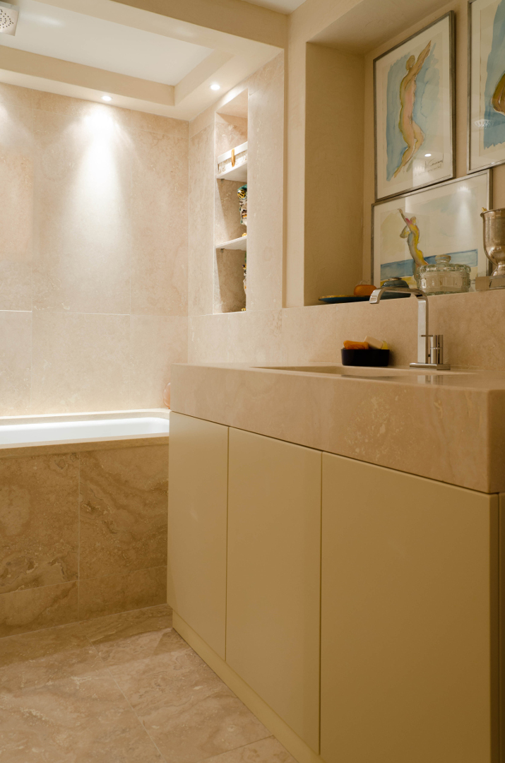 Piastrelle in travertino chiaro Nuvolato