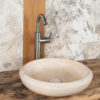 Lavabo in travertino piccolo Essential CH ambiente