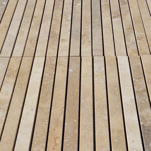 Mosaico in travertino “Planks Tuscany Mix” Moderno