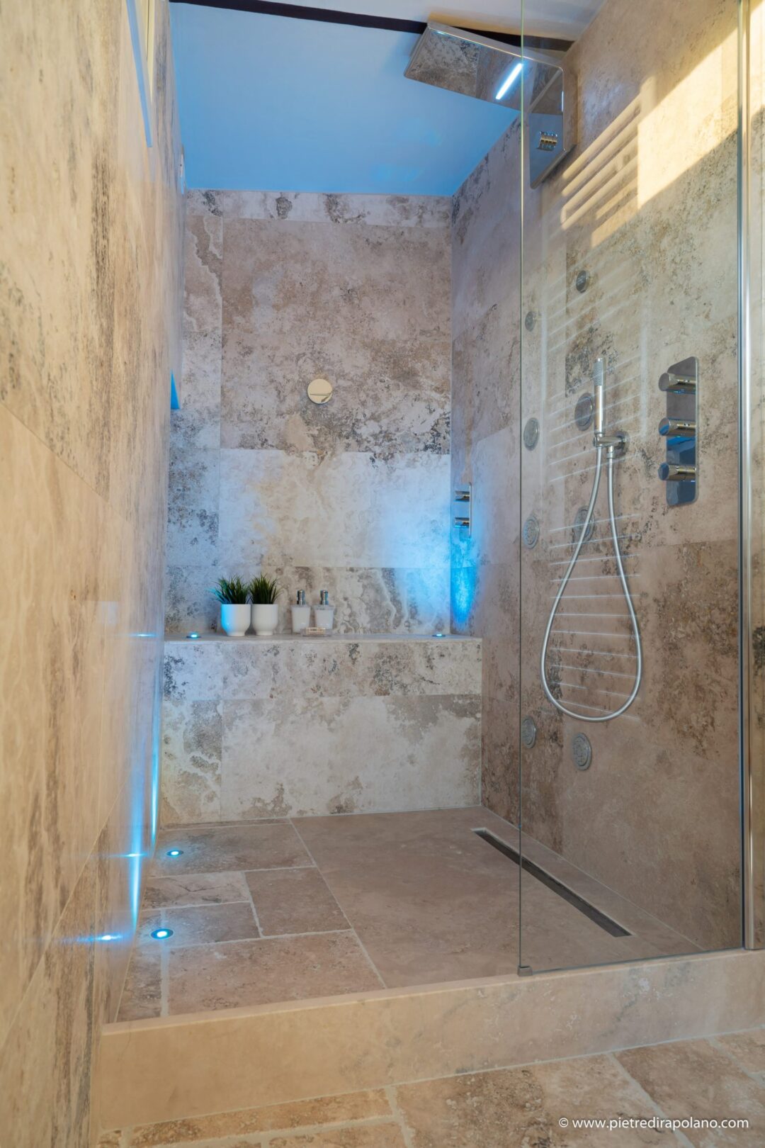 light earth travertine cladding