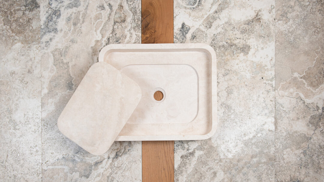 Rechteckiges Waschbecken aus Travertin "Piatto"