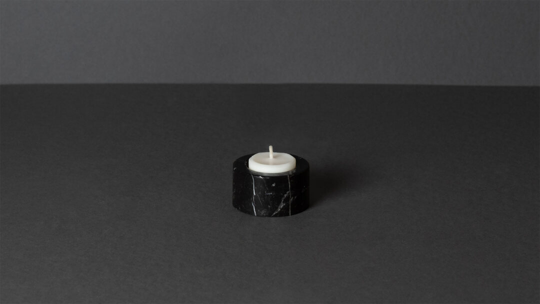 Portacandele nerotaurus fronte x