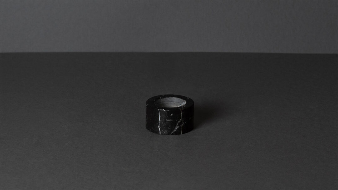 Portacandele nerotaurus fronte x