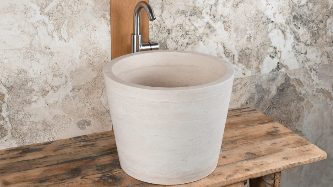 lavabo in travertino secchio catino