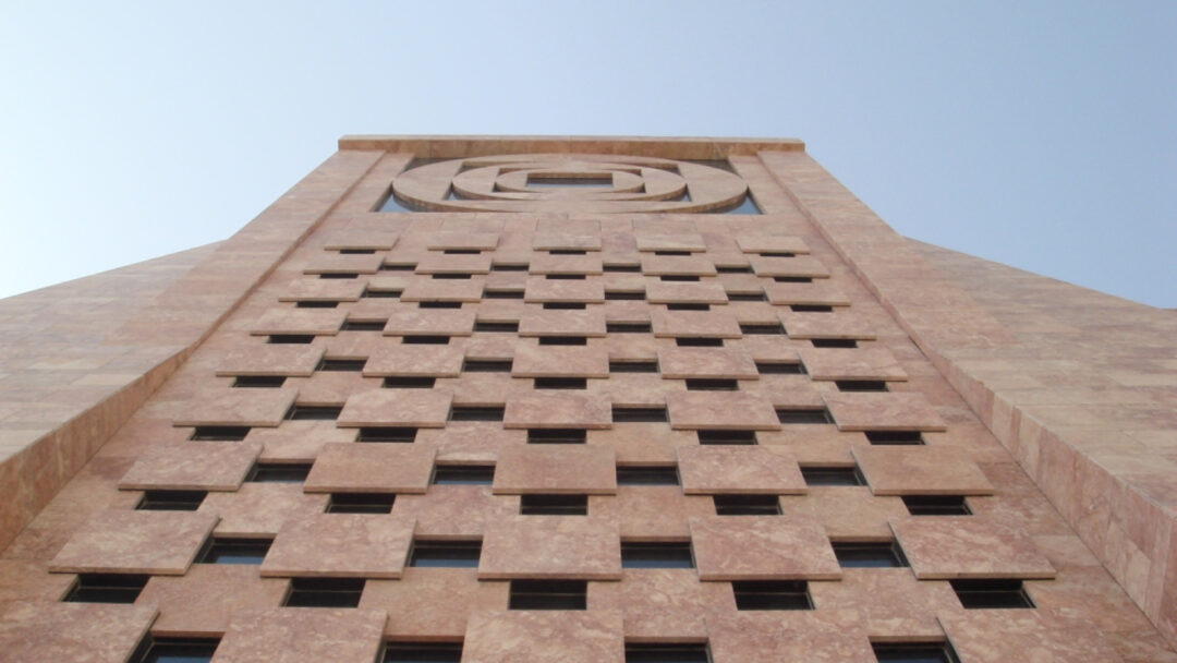 Travertino Rosa Corallo su rivestimento facciata