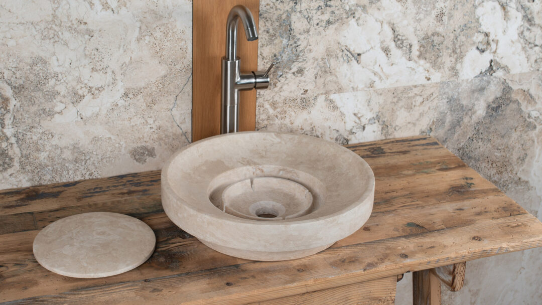 Ufo heller Travertin