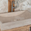 Rechteckiges Waschbecken aus Travertin Wave