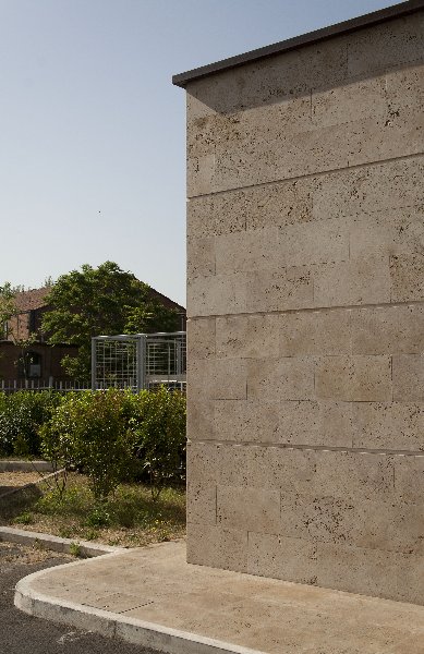 Facciata in Pietra di Rapolano, colore Becagli