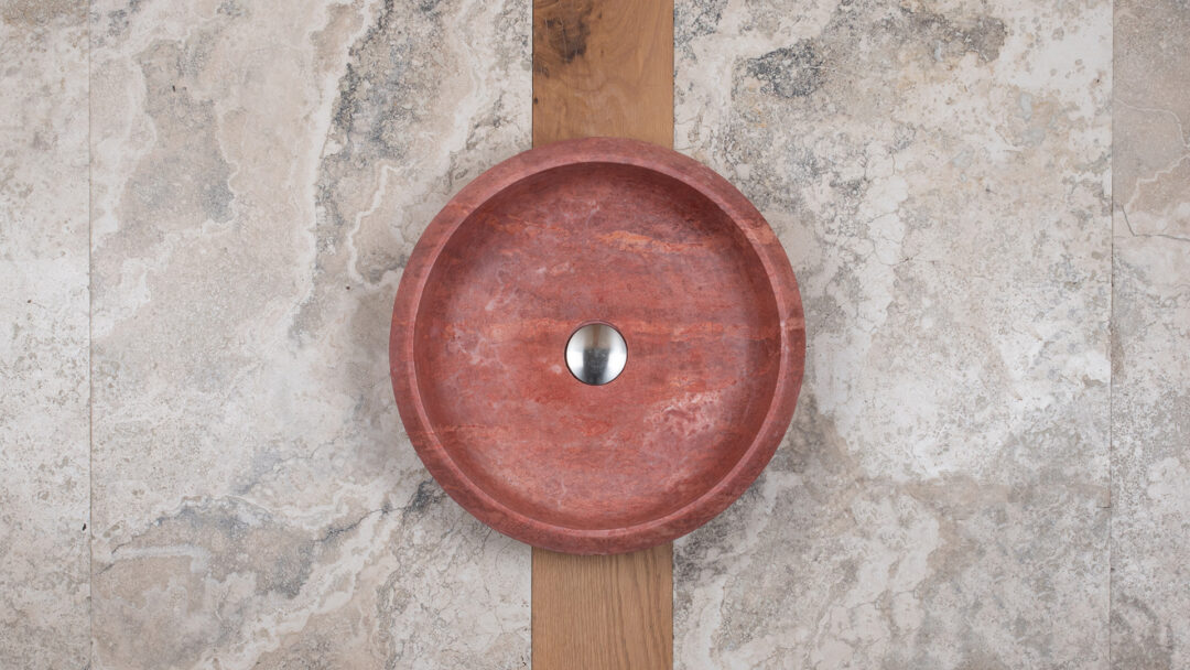 Lavabo da bagno in pietra rossa