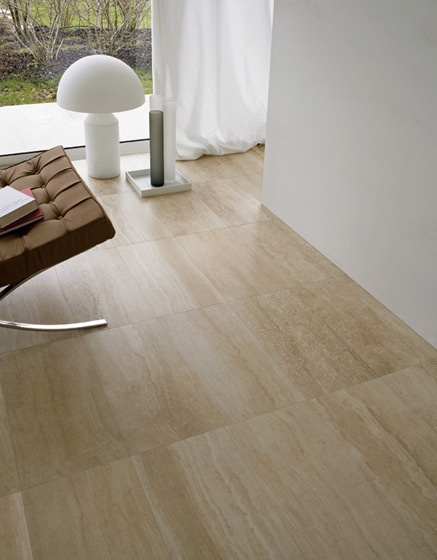 Living room floor in travertine marble, color Light Zebra Pdr 040