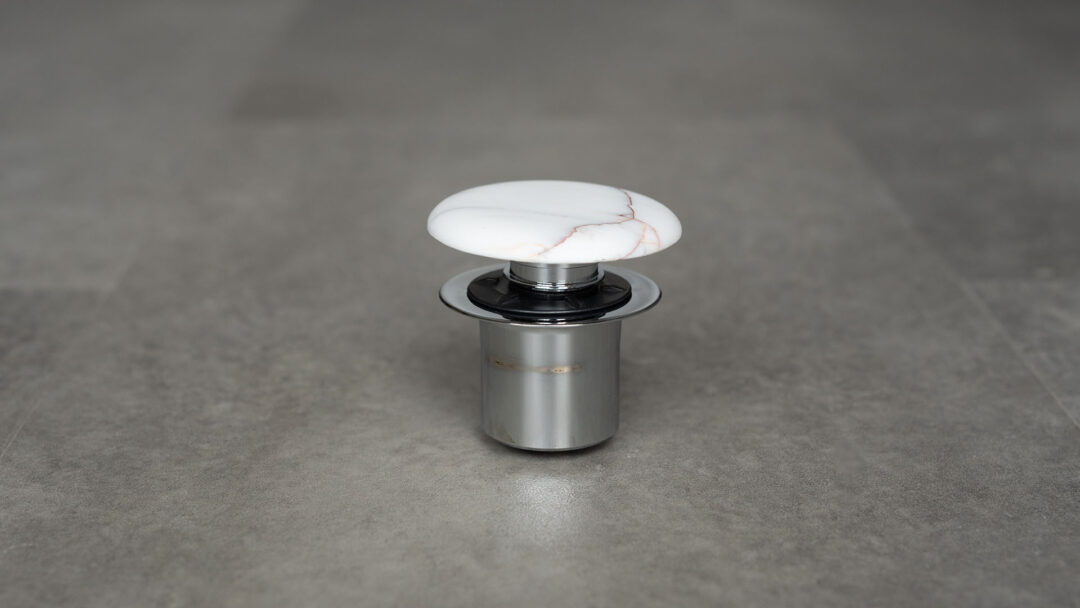 White Alba drain front