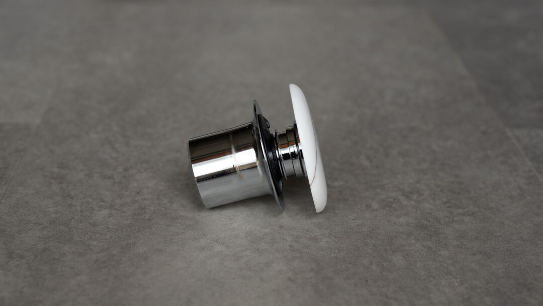 White Alba drain side