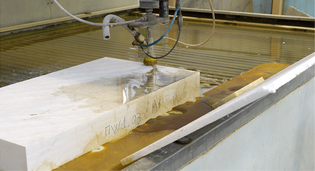 Lavorazione marmo e travertino