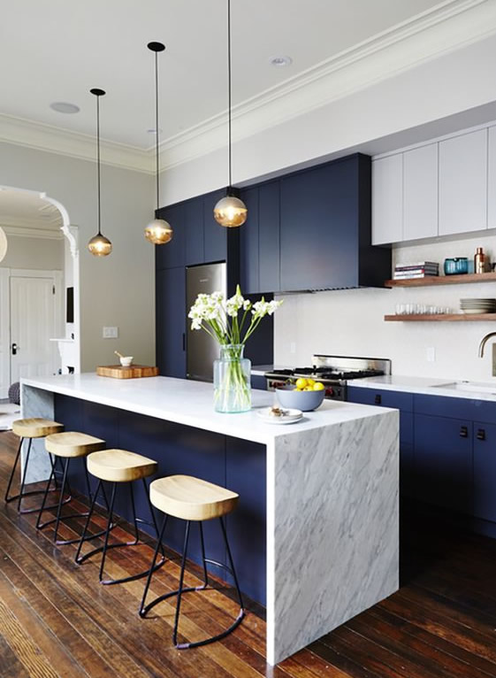 Pantone fashion colors Classic Blue