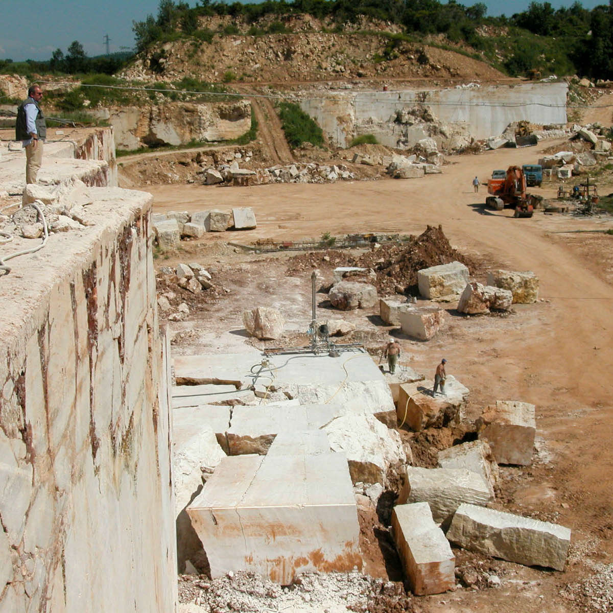 Pietre di Rapolano quarry stone materials marble travertine courses training activities