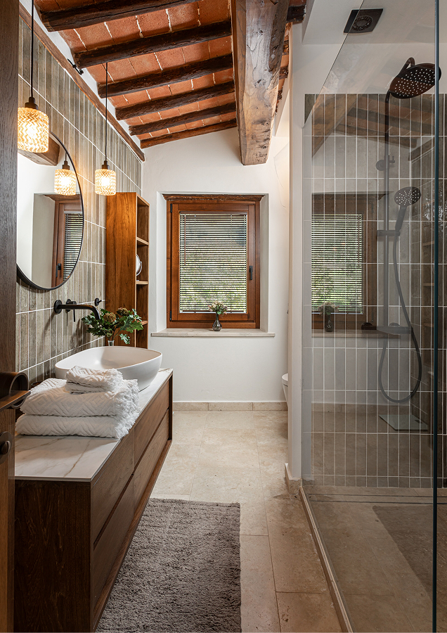 Pavimenti e rivestimenti bagno in travertino