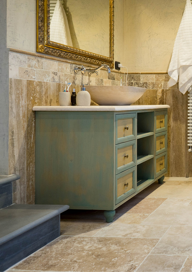 arredi e mobili in legno per bagno