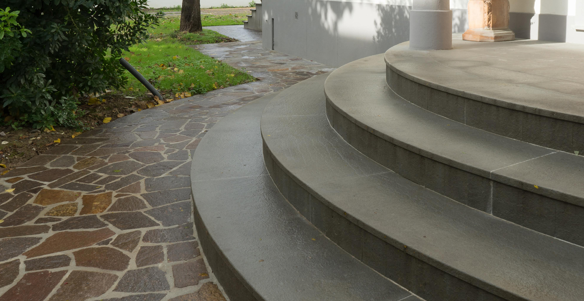 Scale in pietra serena