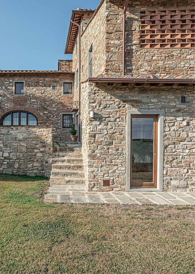 Soglie e davanzali in pietra serena