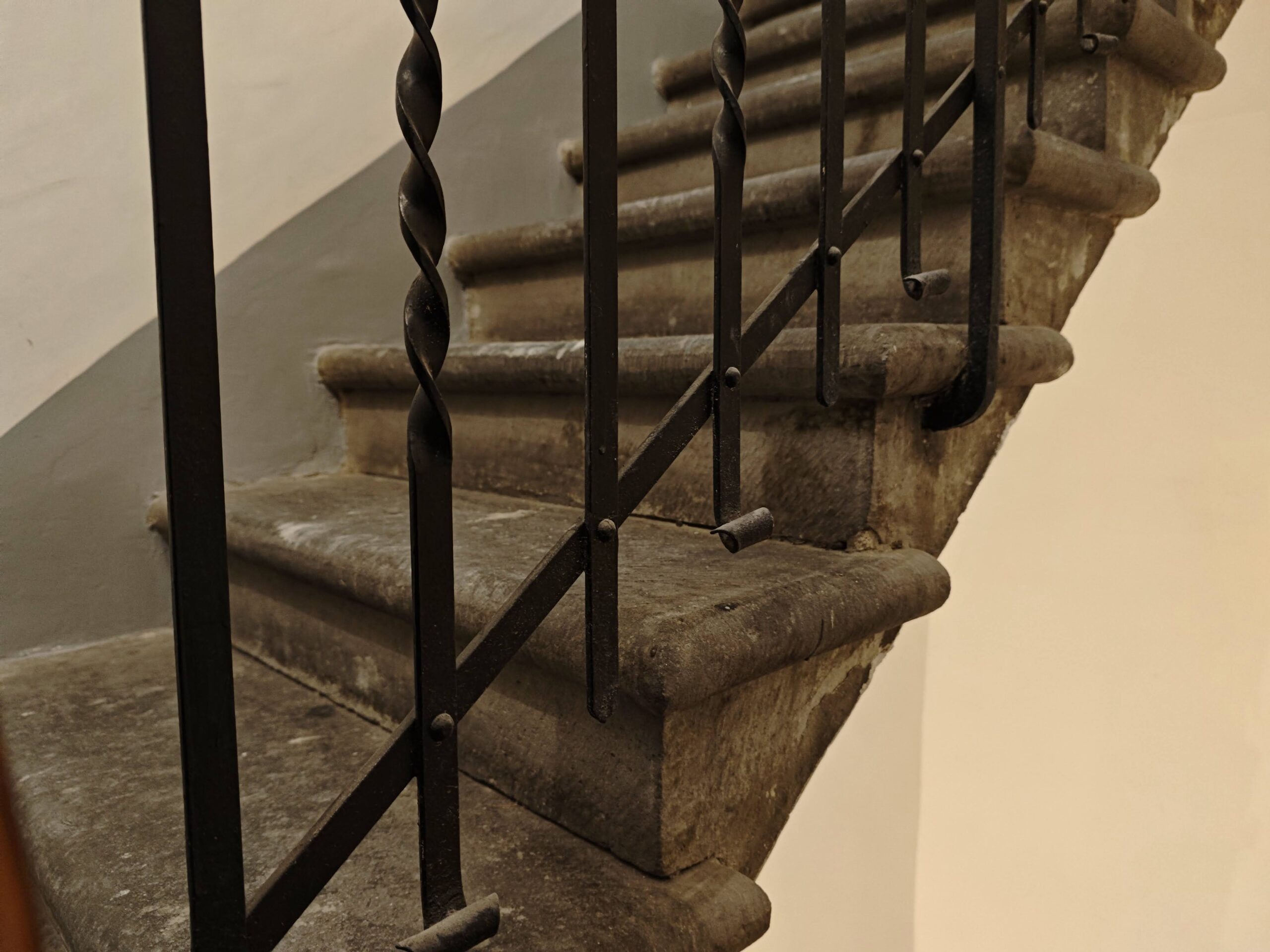 Scale e scalini in pietra serena