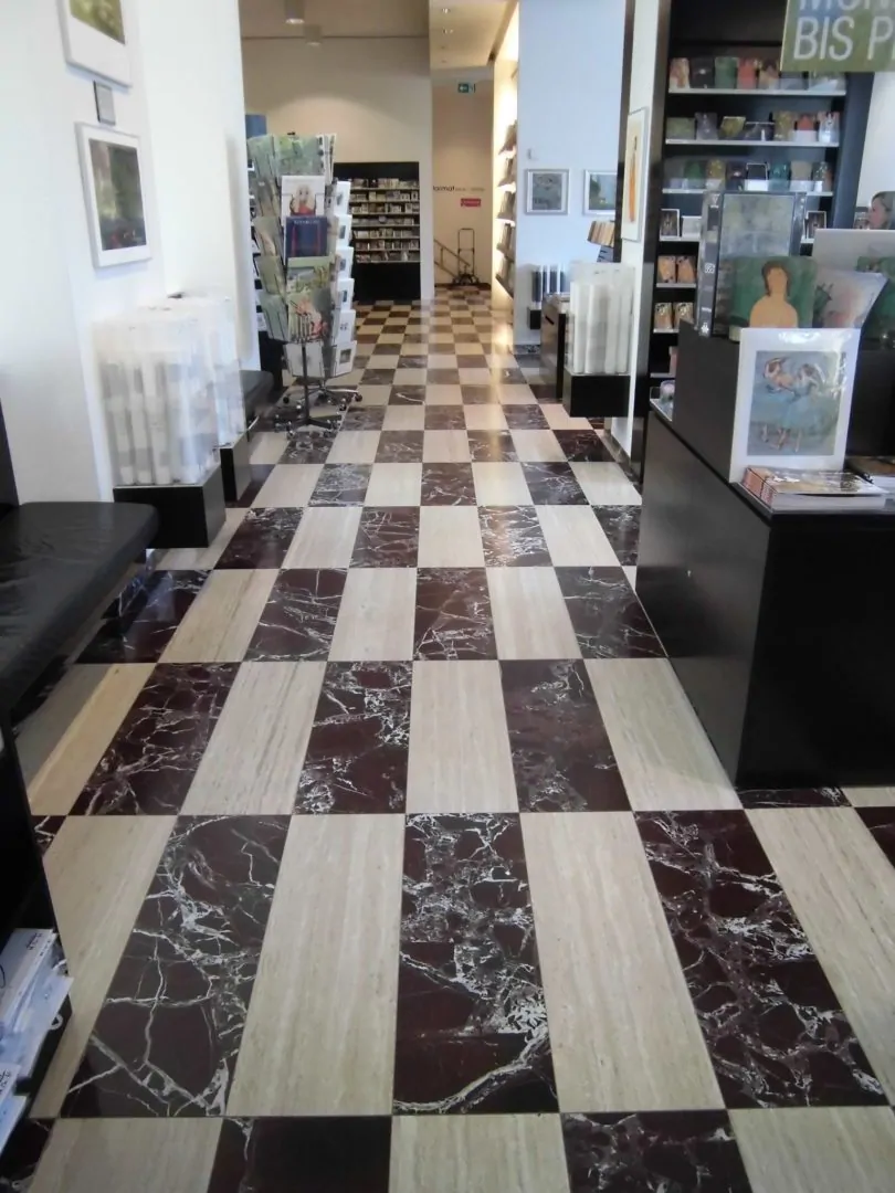 RIVESTIMENTI E PAVIMENTI IN MARMO