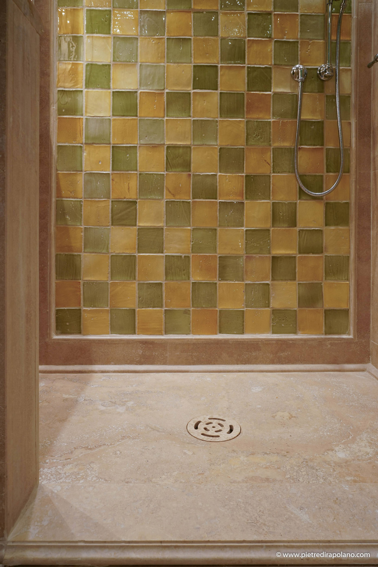 Piatti doccia in travertino