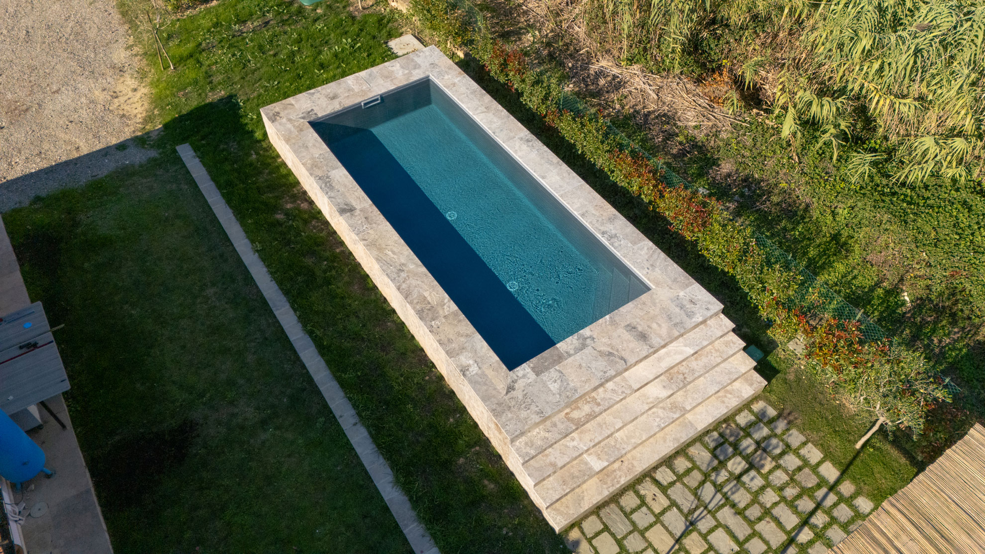 Piscina <br> fuori terra